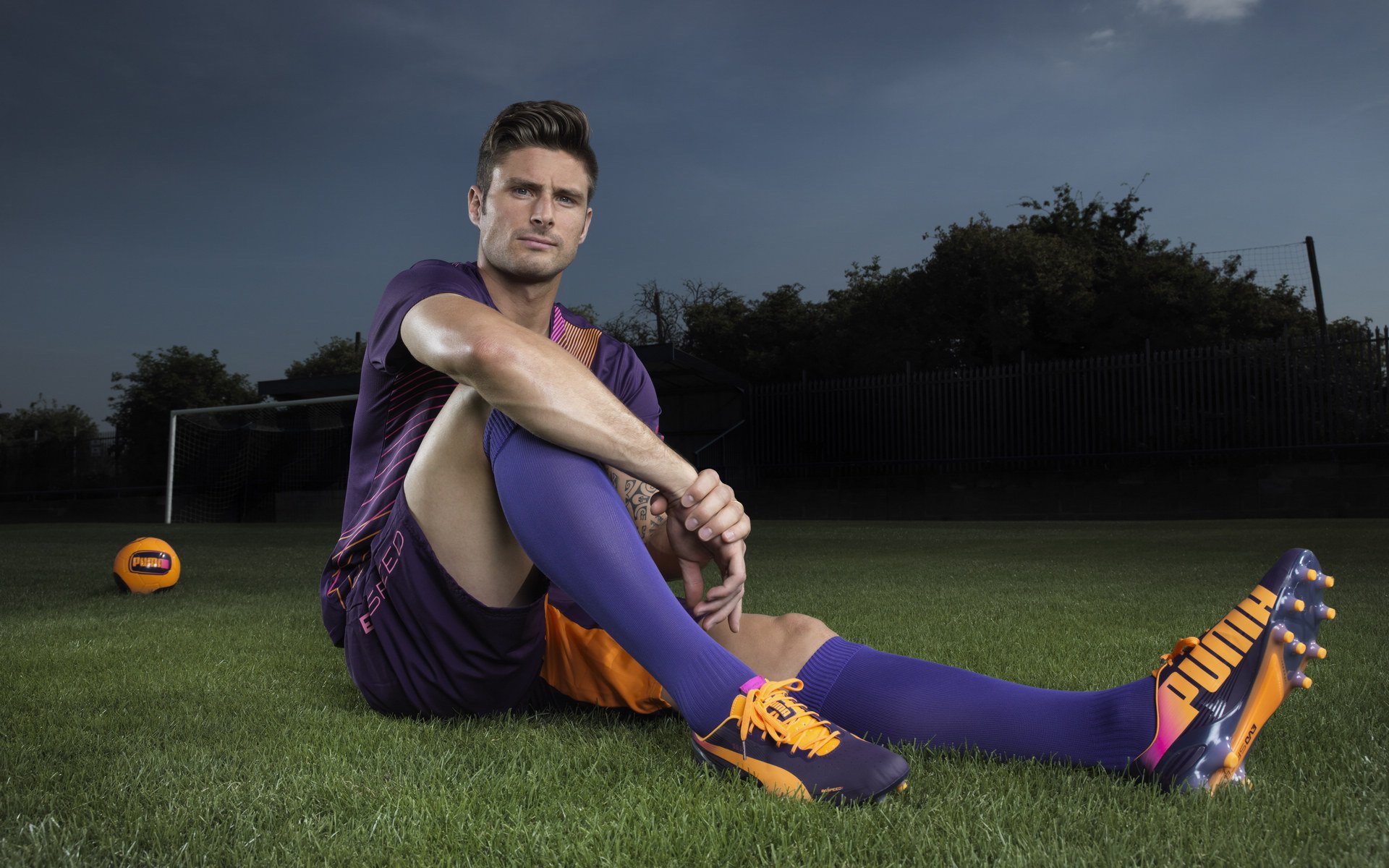 开云官网在线-数字化足球青训系统助力农村青少年体育发展，青少年足球训练营文化节手抄报