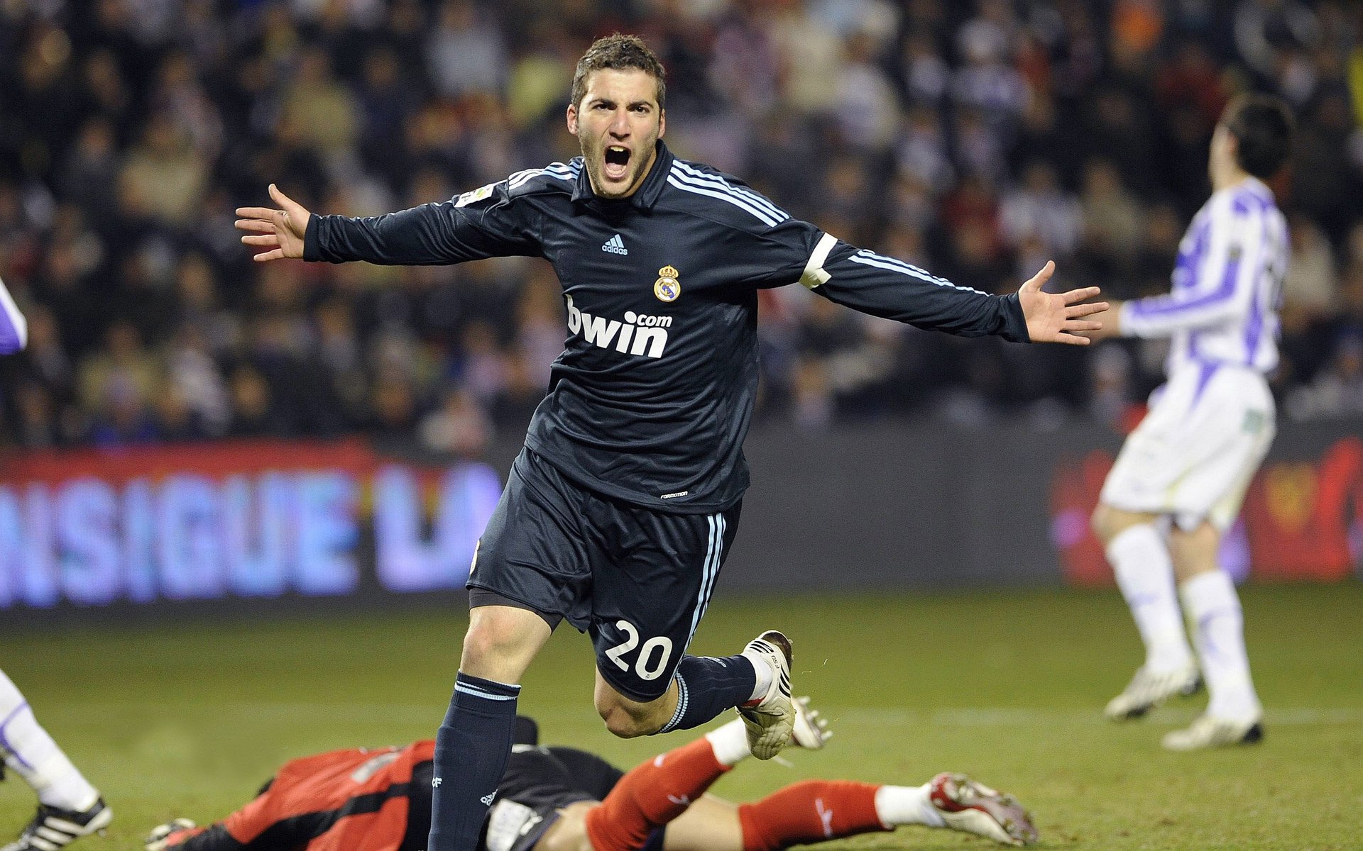 追梦新时代：年轻球员在欧冠舞台的崭露头角，欧冠青年人队